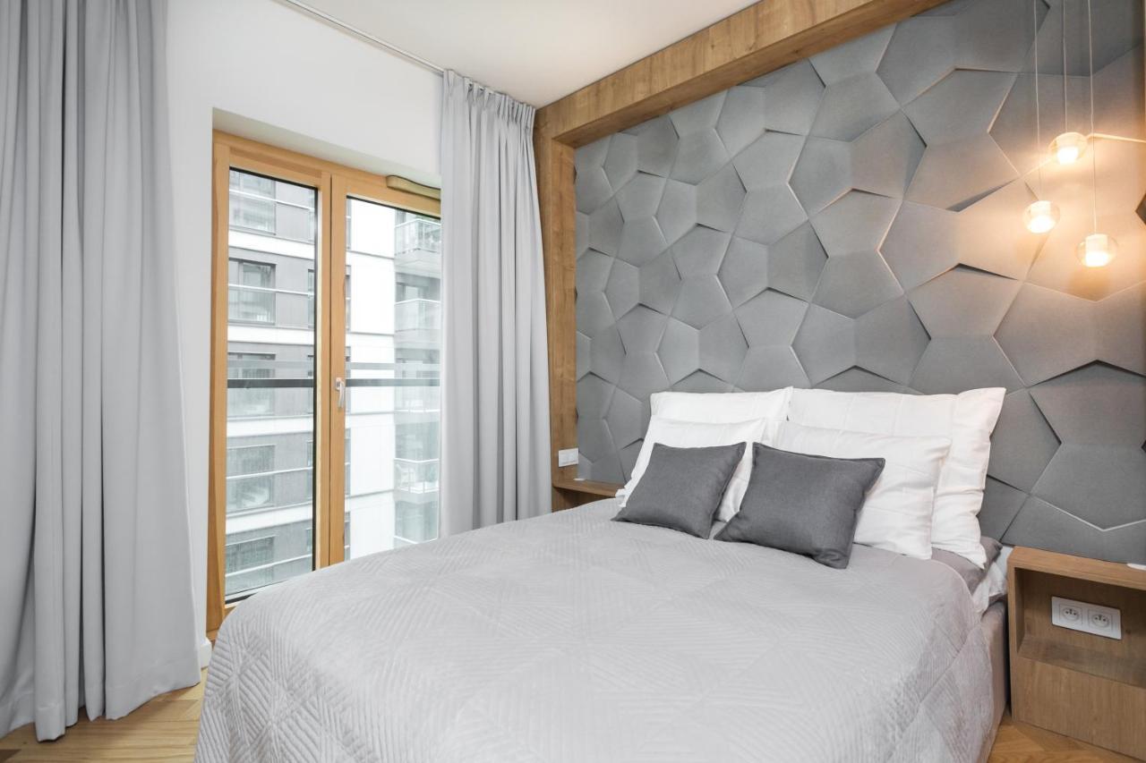Luxury Apartments Mennica Residence - Golden Apartments - City Center วอร์ซอ ภายนอก รูปภาพ