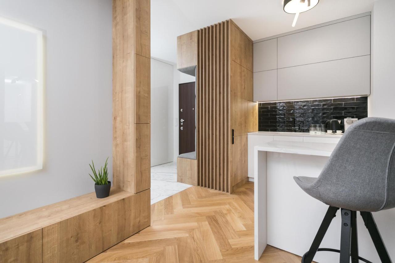 Luxury Apartments Mennica Residence - Golden Apartments - City Center วอร์ซอ ภายนอก รูปภาพ