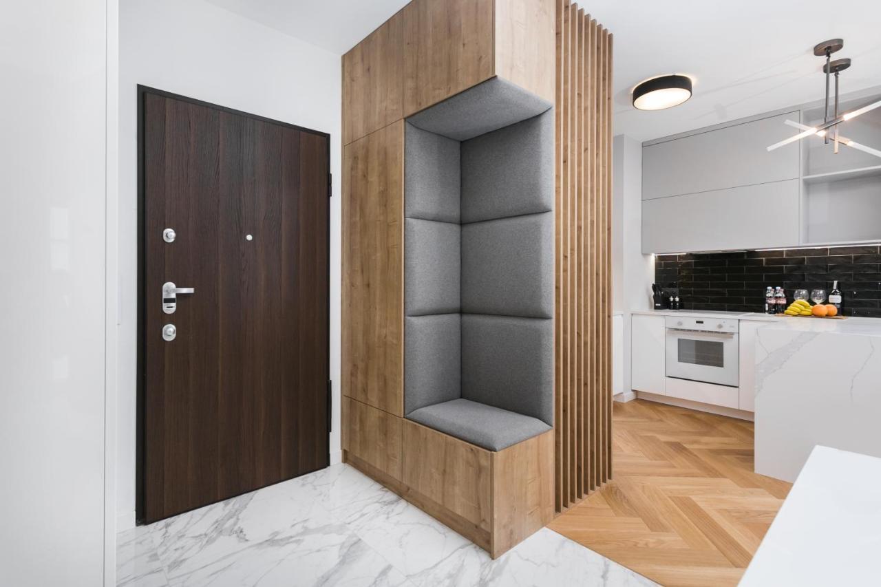 Luxury Apartments Mennica Residence - Golden Apartments - City Center วอร์ซอ ภายนอก รูปภาพ