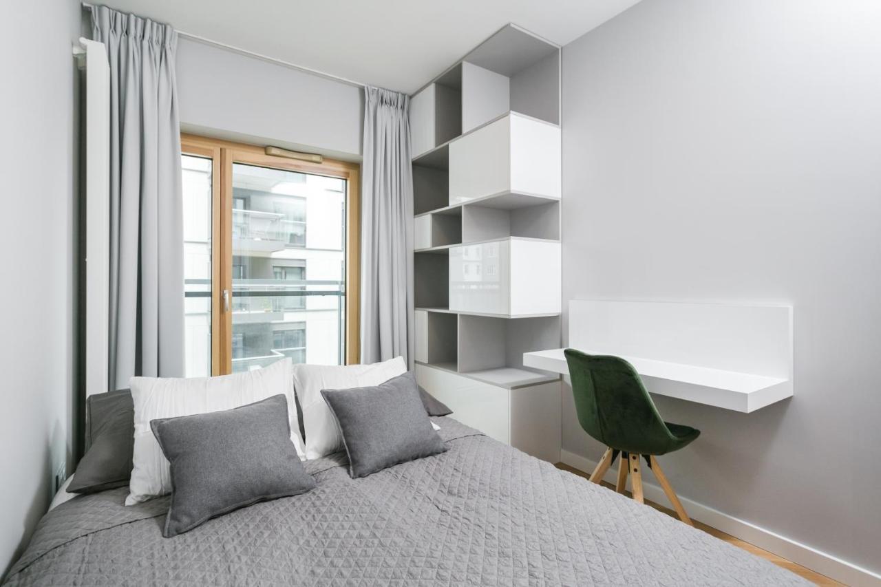 Luxury Apartments Mennica Residence - Golden Apartments - City Center วอร์ซอ ภายนอก รูปภาพ