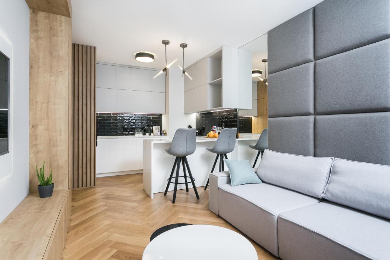 Luxury Apartments Mennica Residence - Golden Apartments - City Center วอร์ซอ ภายนอก รูปภาพ