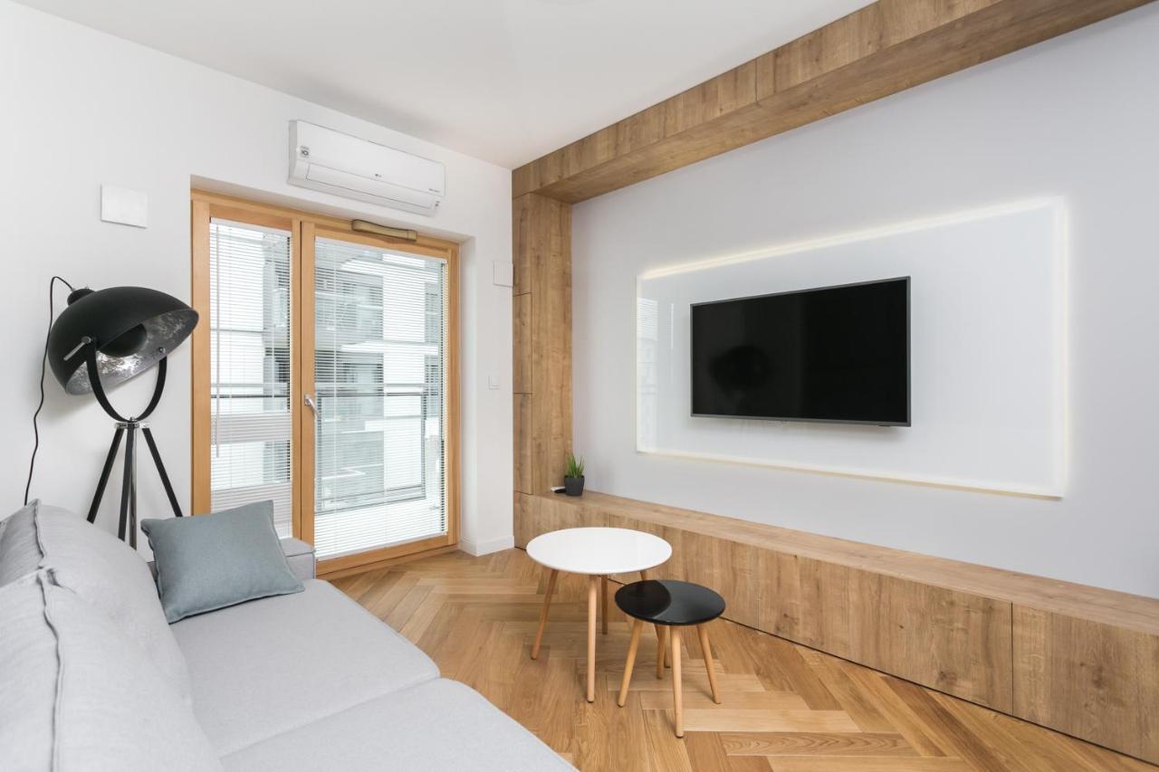 Luxury Apartments Mennica Residence - Golden Apartments - City Center วอร์ซอ ภายนอก รูปภาพ