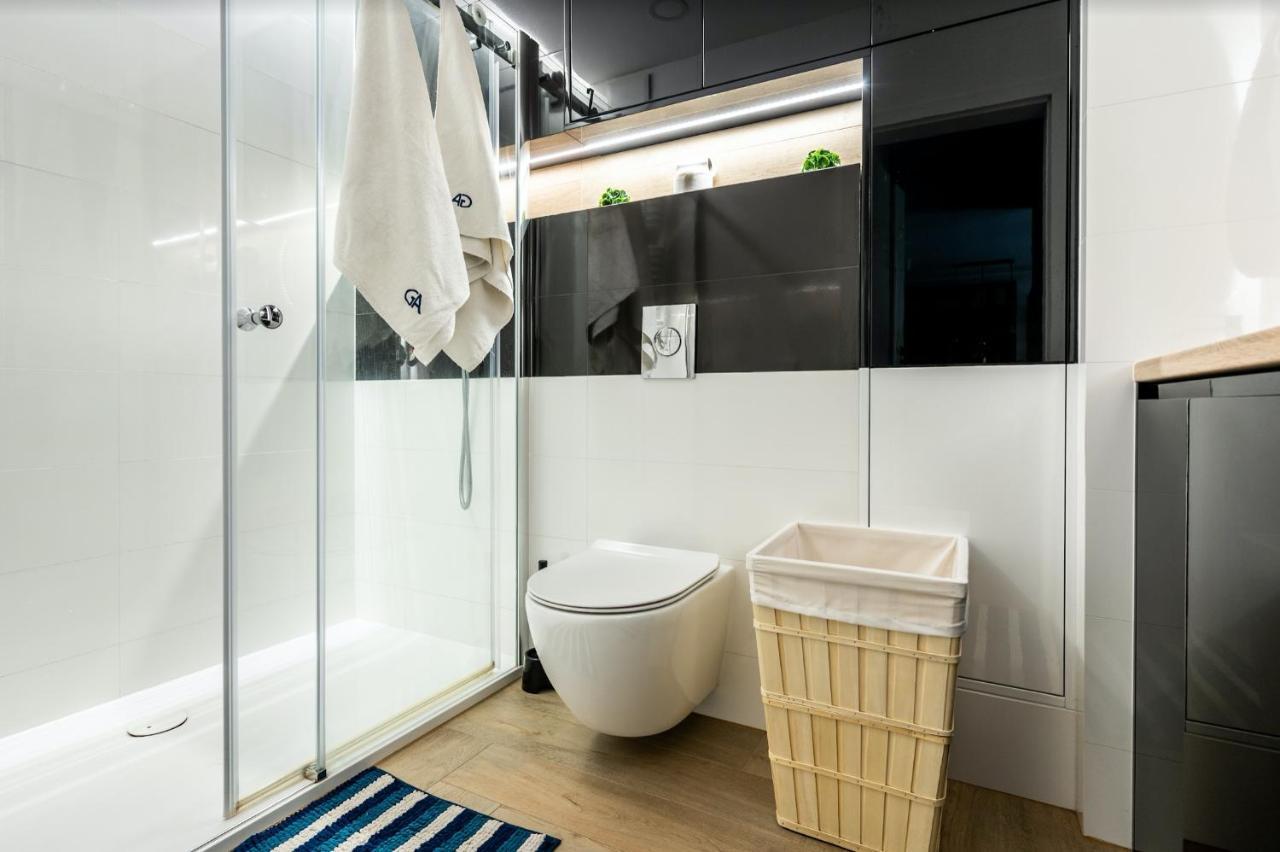 Luxury Apartments Mennica Residence - Golden Apartments - City Center วอร์ซอ ภายนอก รูปภาพ