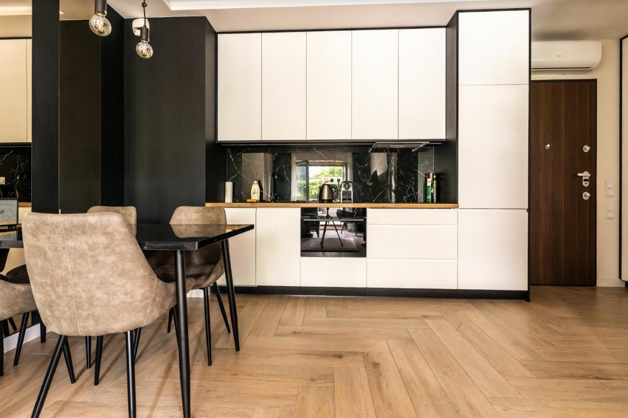 Luxury Apartments Mennica Residence - Golden Apartments - City Center วอร์ซอ ภายนอก รูปภาพ