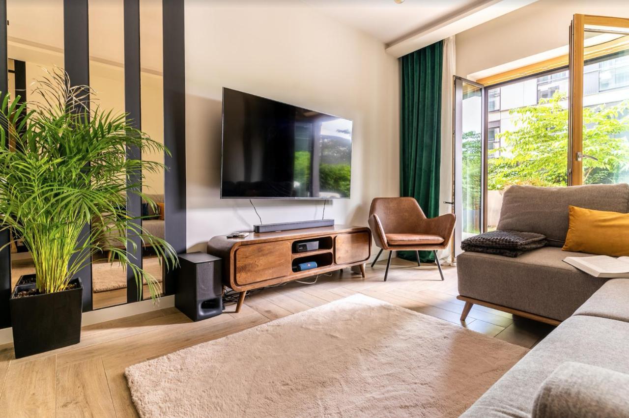 Luxury Apartments Mennica Residence - Golden Apartments - City Center วอร์ซอ ภายนอก รูปภาพ